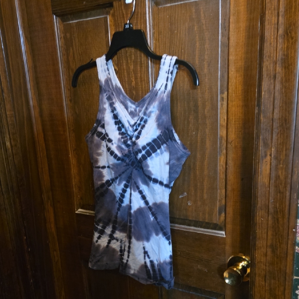 Tie-Dye Sleeveless Top - Black and White